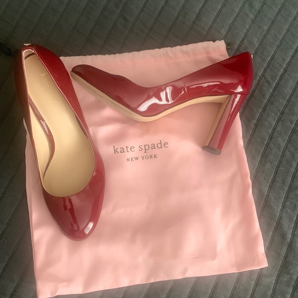 💯Auth Kate Spade 7.5 cherry red patent pumps